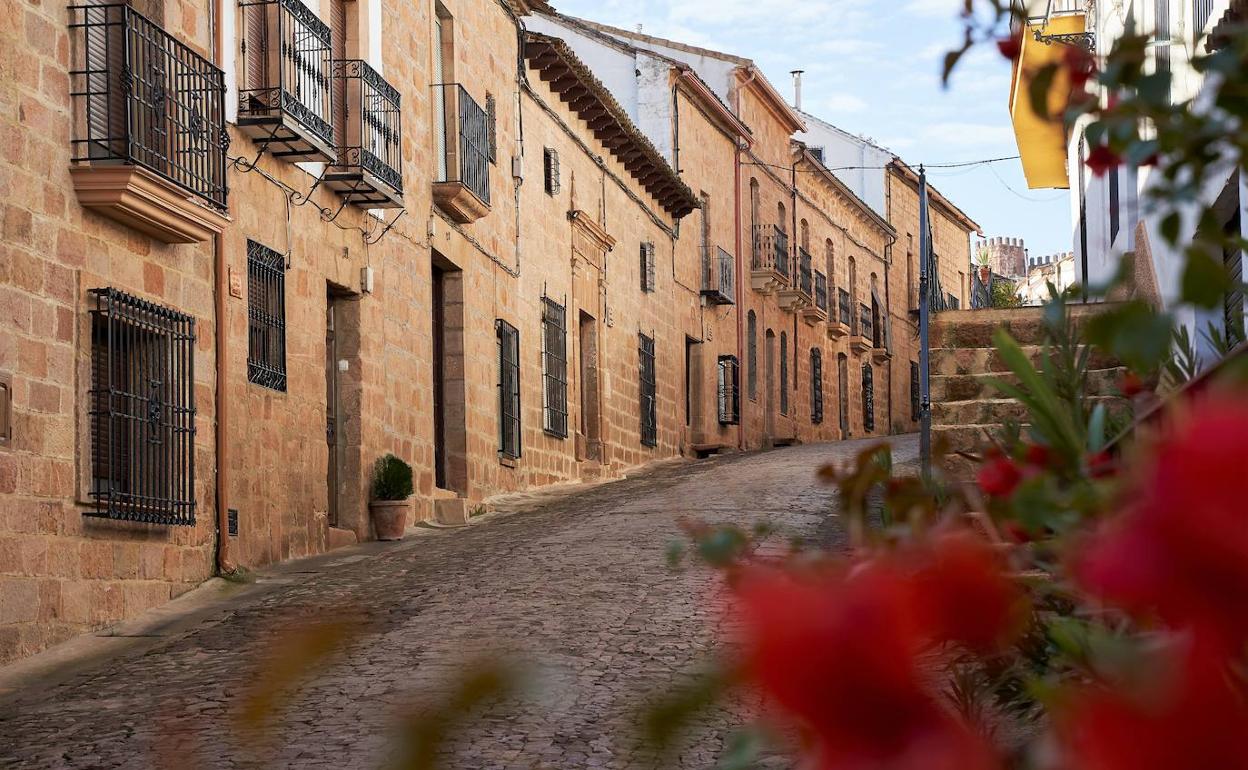 Fotografía de una calle de Baños de la Encina